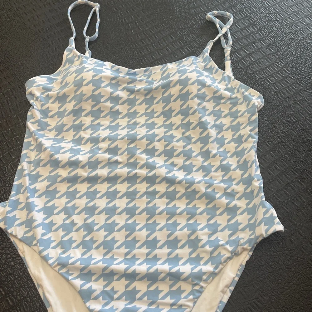 Aqua One Piece Swimsuit Size XL - Picture 1 of 3